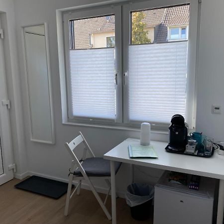 Messezimmer Nahe Der Duesseldorfer Messe Mit Eigenem Eingang Und Gratis Minibar Eksteriør bilde