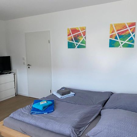 Messezimmer Nahe Der Duesseldorfer Messe Mit Eigenem Eingang Und Gratis Minibar Eksteriør bilde